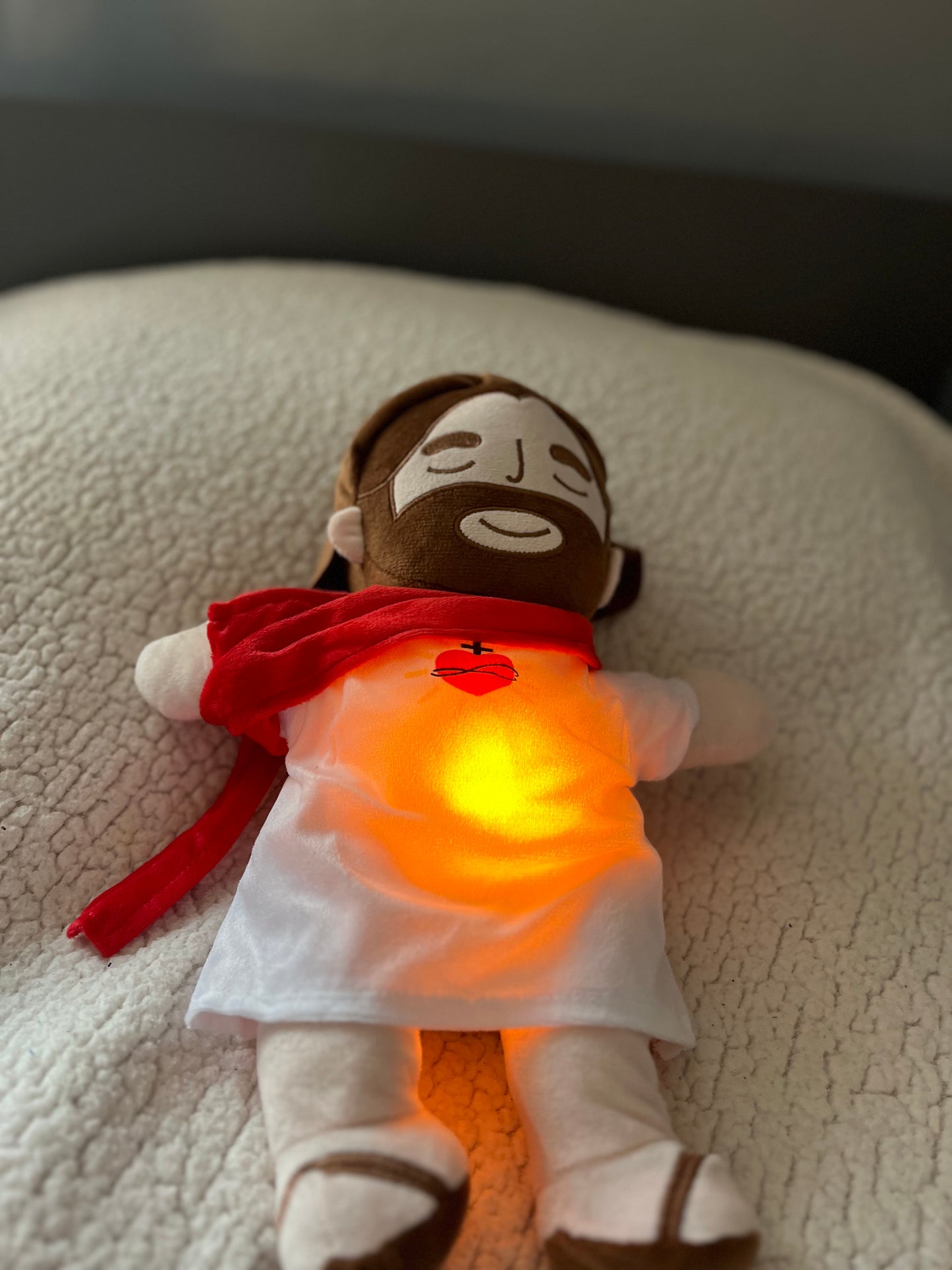 Oddychajaca maskotka Jezus