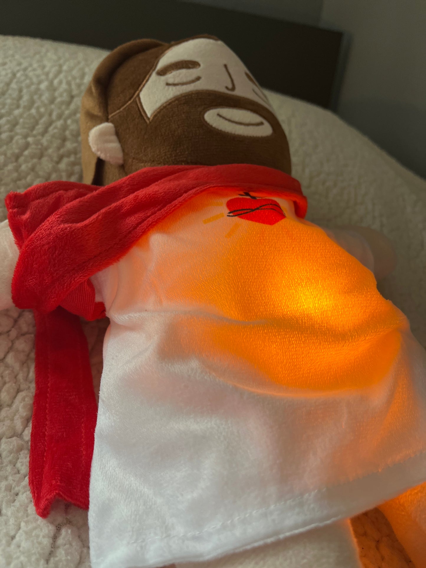 Oddychajaca maskotka Jezus